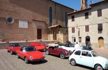 Classic Car Driving Tour Of Tuscany