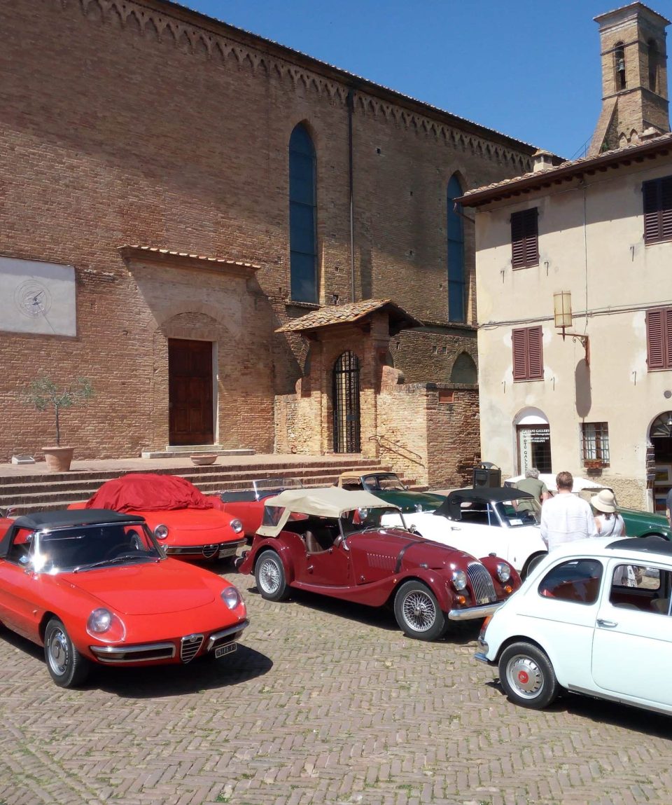 Classic Car Driving Tour Of Tuscany