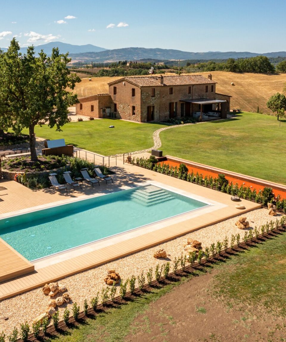 private villa rental in Siena Tuscany 4 bedroom villa for rent in Montalcino Tuscany Siena countryside villa rental Pienza Montepulciano